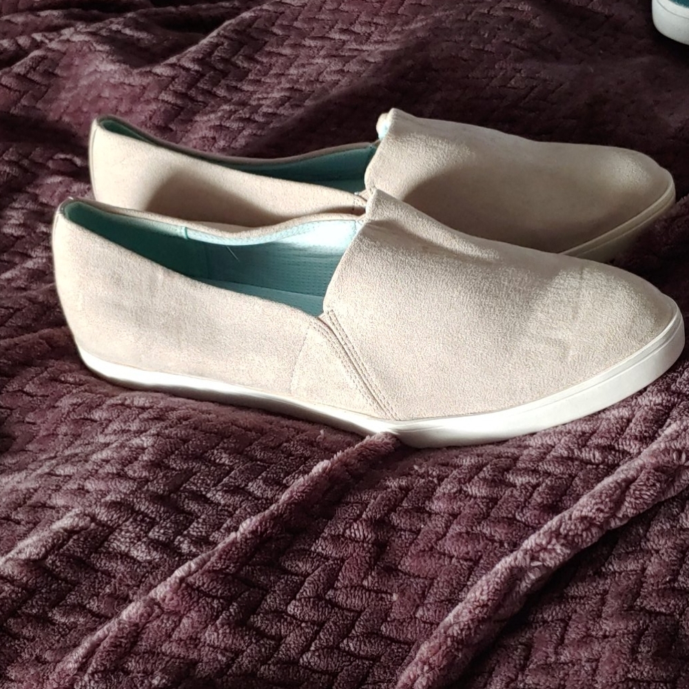 Brand new pointy toe sneakers